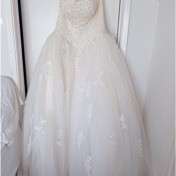 STUNNING IVORY TULLE LACE CORSET PEARL FLORAL TULLE BALLGOWN WEDDING DRESS SZ 6 - Picture 3 of 16